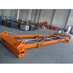 買(mǎi)有品質(zhì)的集裝箱吊具，泰州市天泰冶金是您不錯(cuò)的選擇：集裝箱吊具出售