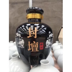哈爾濱陶瓷酒壇廠200斤裝定做，顏色柚陶瓷150斤裝批發